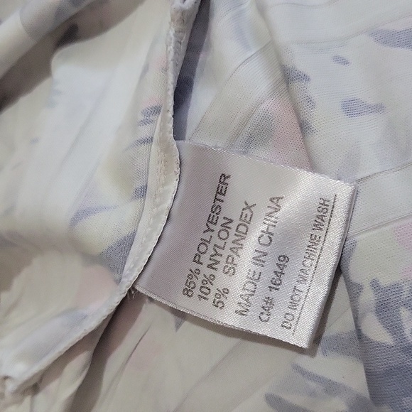 Reves Collection Ladies  Top - Picture 6 of 6